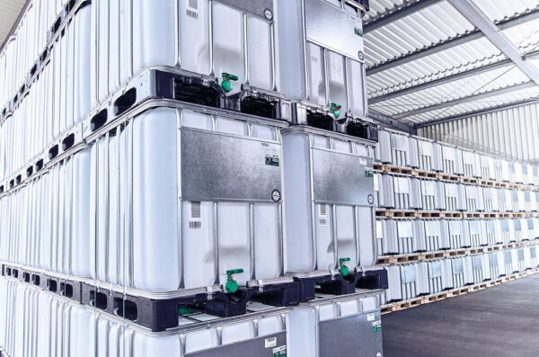 Contenedor Polietileno con Palet Plástico IBC 1000 Lts - Imagen 2